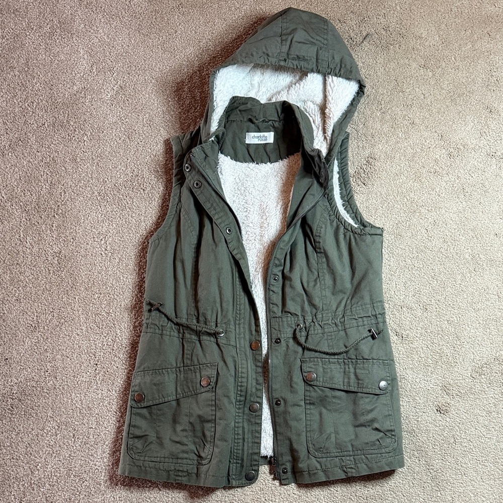 Charlotte Russe Olive Green Hooded Vest with White Sherpa Lining Size Medium